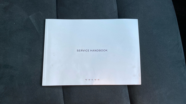 Volvo Xc40 2.0 B4P R DESIGN 5dr Auto Petrol Estate